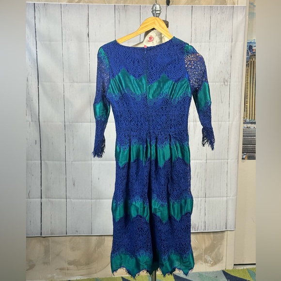 E12 lace silk like dress - Picture 2 of 7